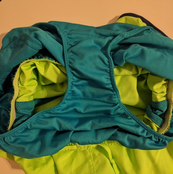 Nike Dri-fit shorts lime green and blue - Picture 5 of 5